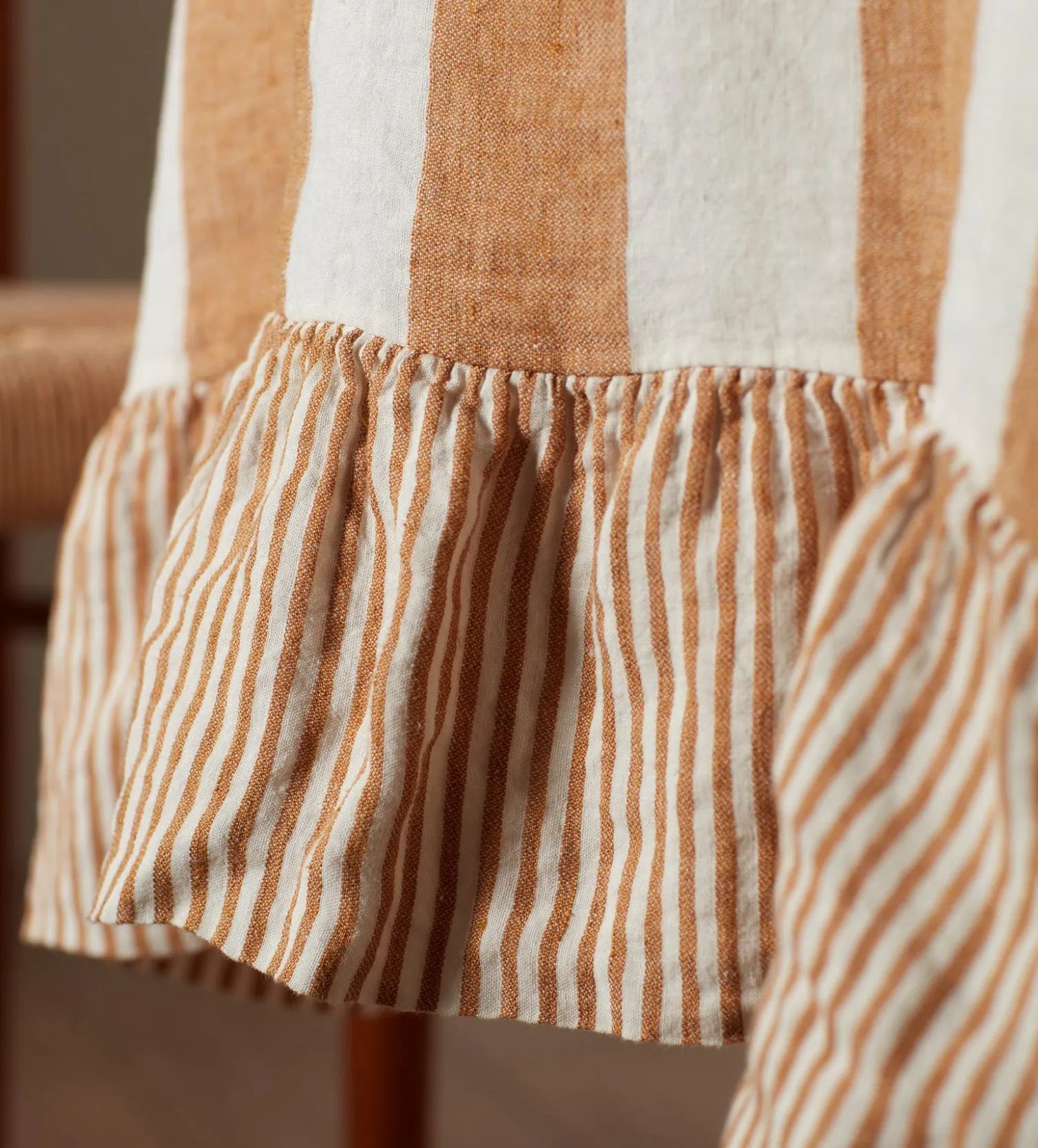 Secret Linen Store Amber Cora Wide Stripe 100% Linen Tablecloth