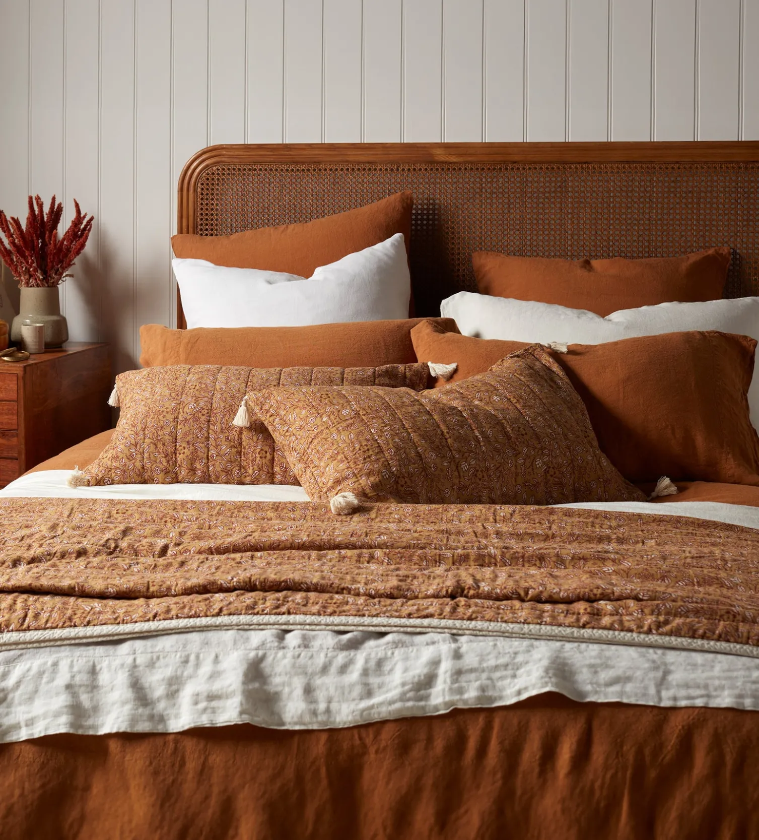 Secret Linen Store Anika Floral 100% Cotton Quilted Throw