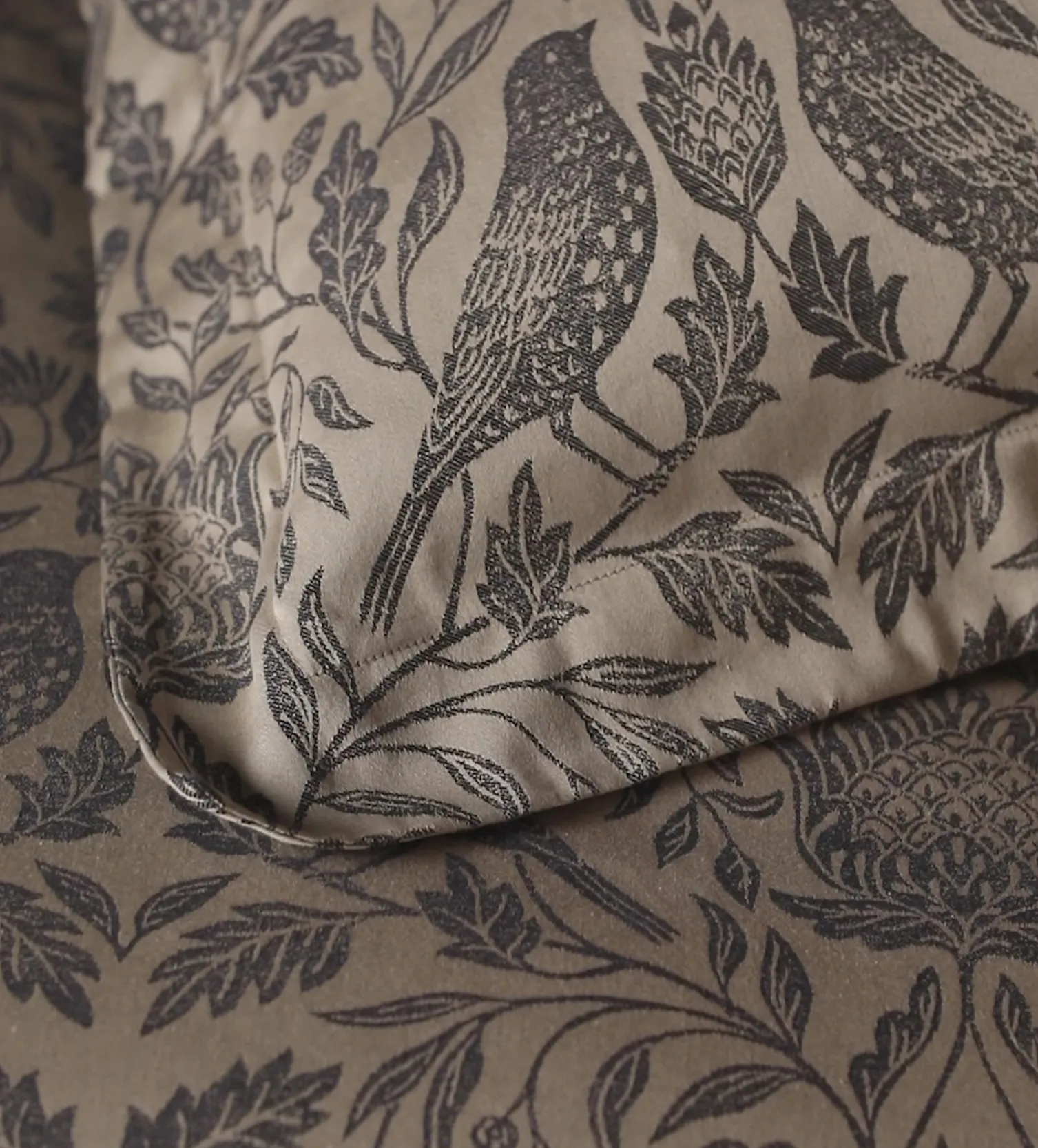 Secret Linen Store Birdie Jacquard 100% Cotton Duvet Cover