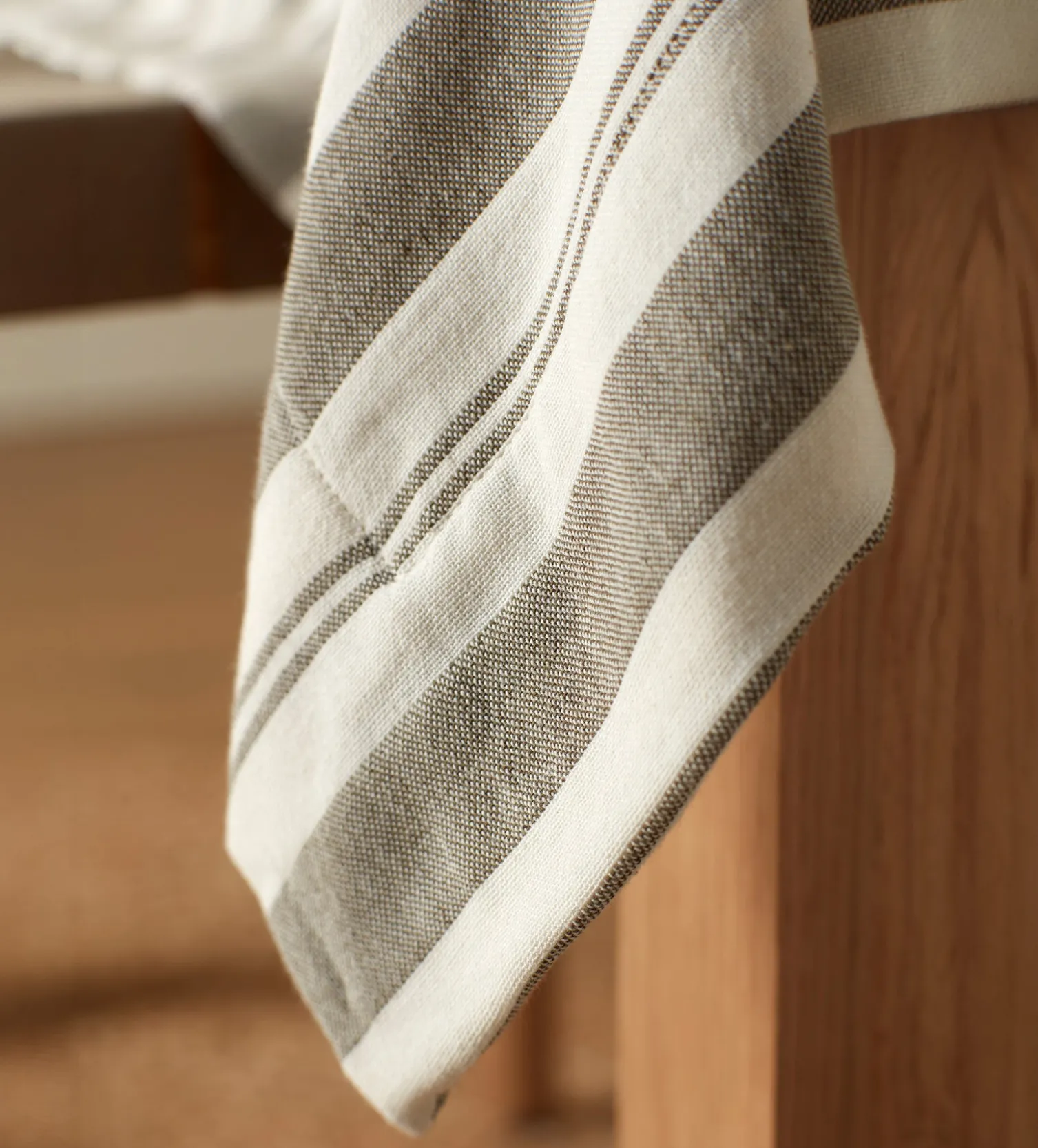 Secret Linen Store Dark Olive Isaac 100% Cotton Tablecloth
