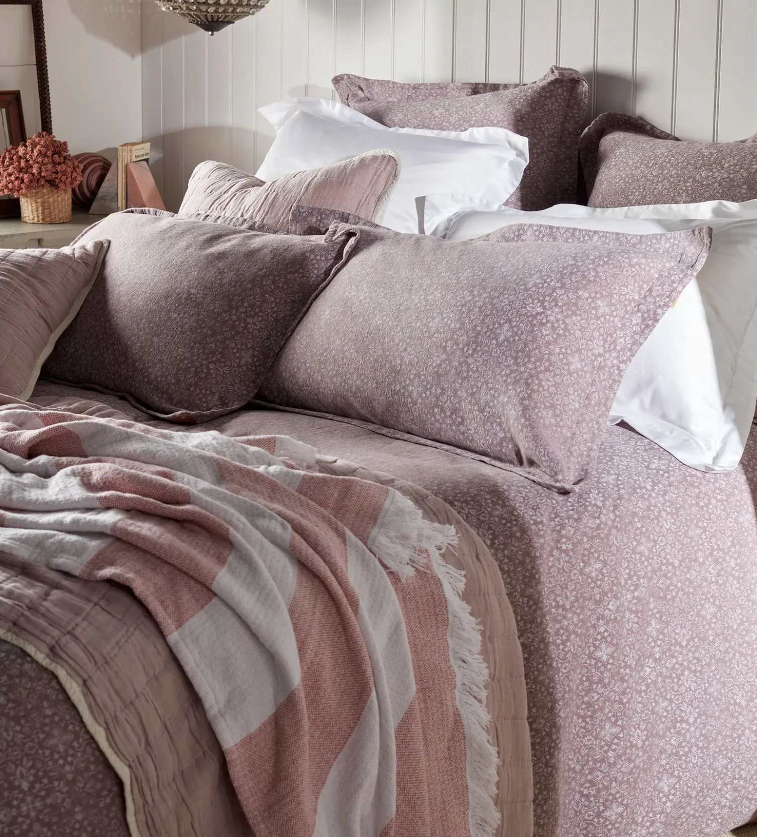 Secret Linen Store Jasmine Floral Jacquard 100% Cotton Pillowcase