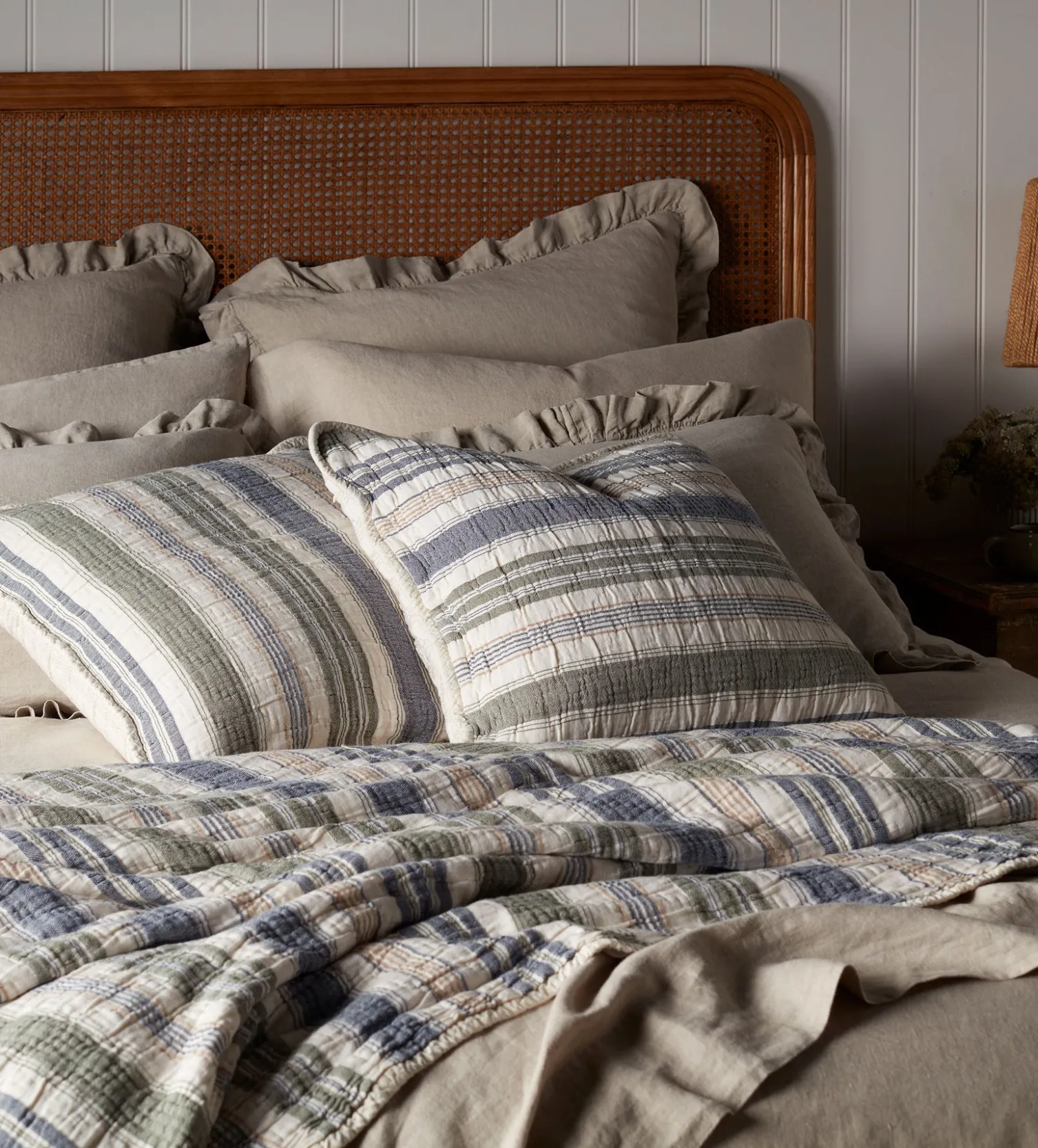 Secret Linen Store Magnus 100% Cotton Quilted Throw