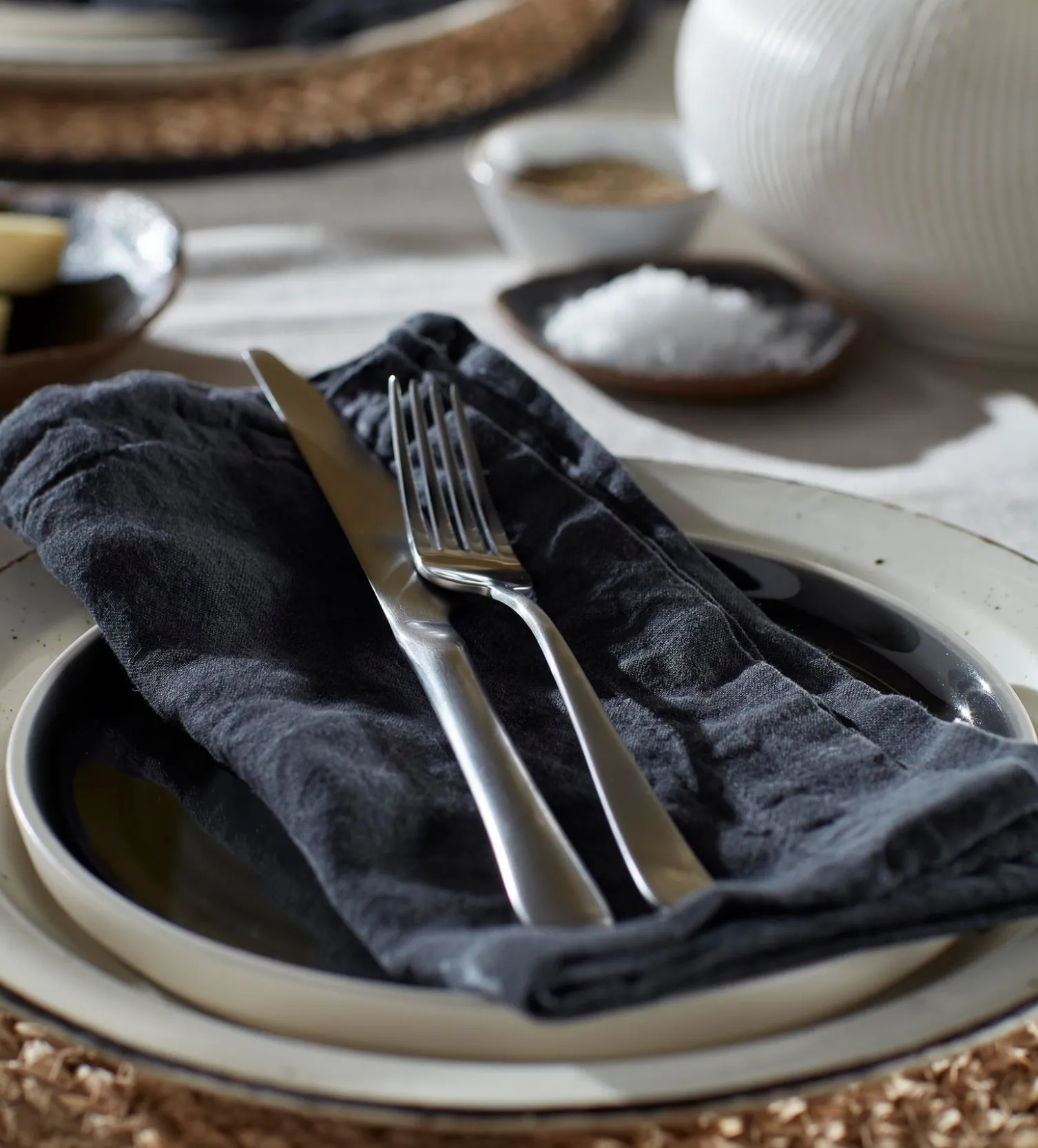 Secret Linen Store Soot 100% Linen Napkins - Set of 4